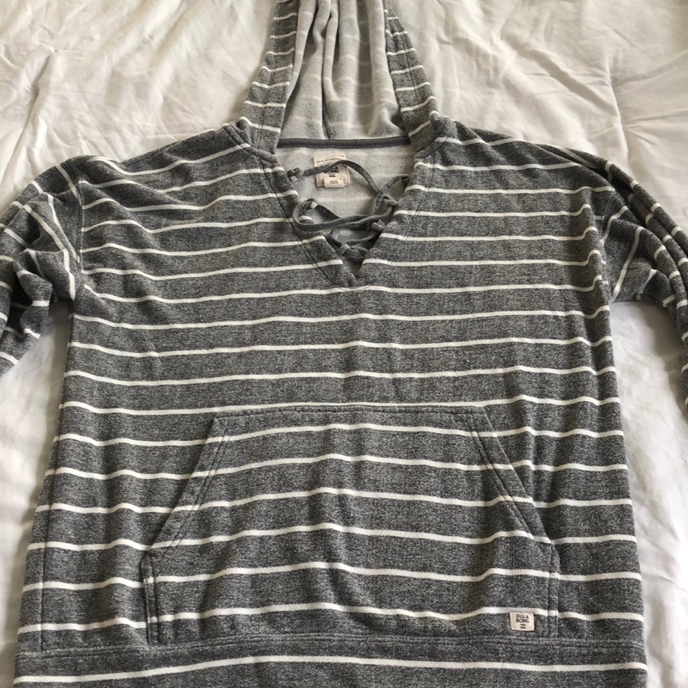 Billabong striped hoodie. Kangaroo pockets. Medium